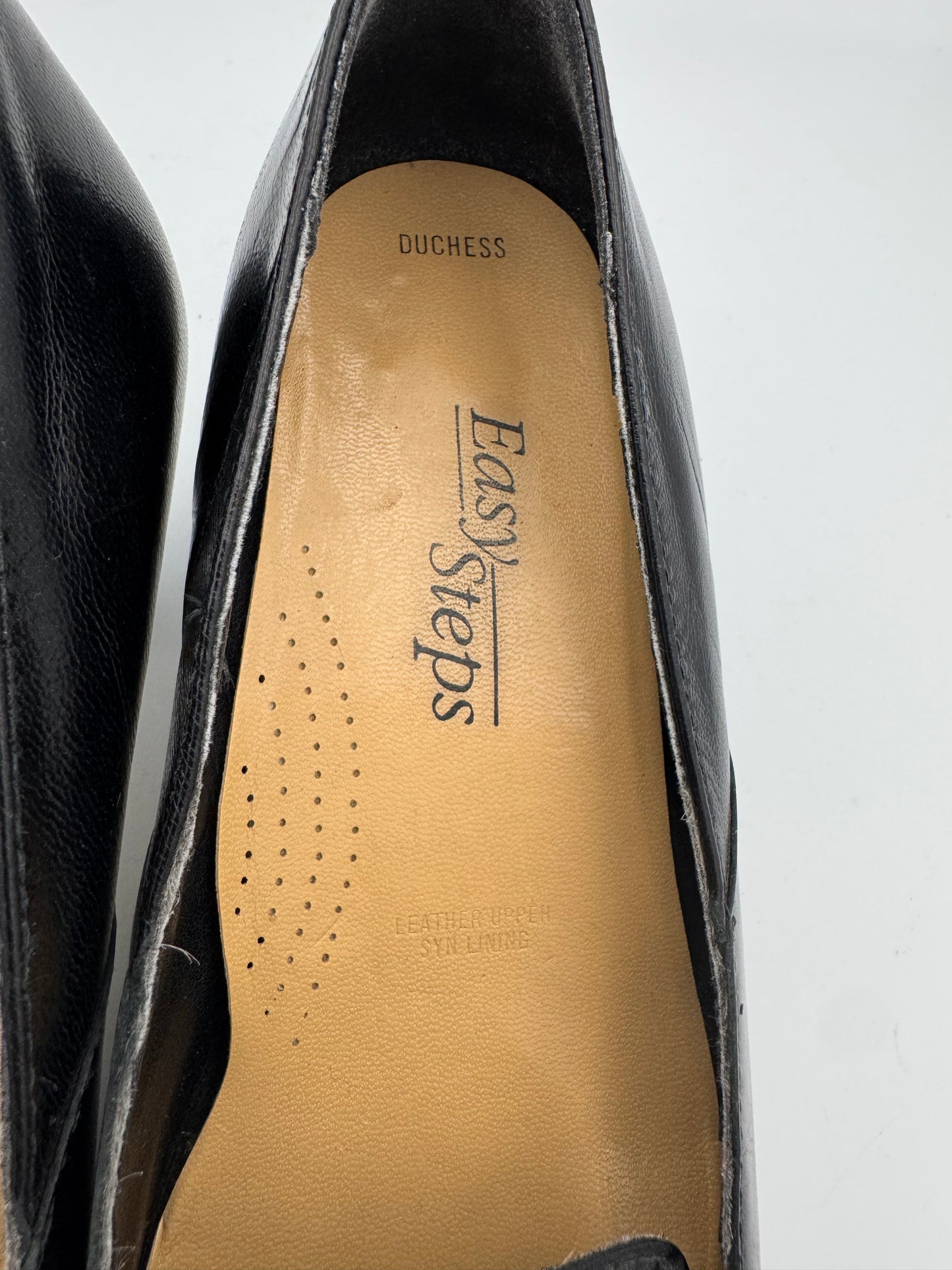 Vintage Easy Steps Black Pumps - size 7
