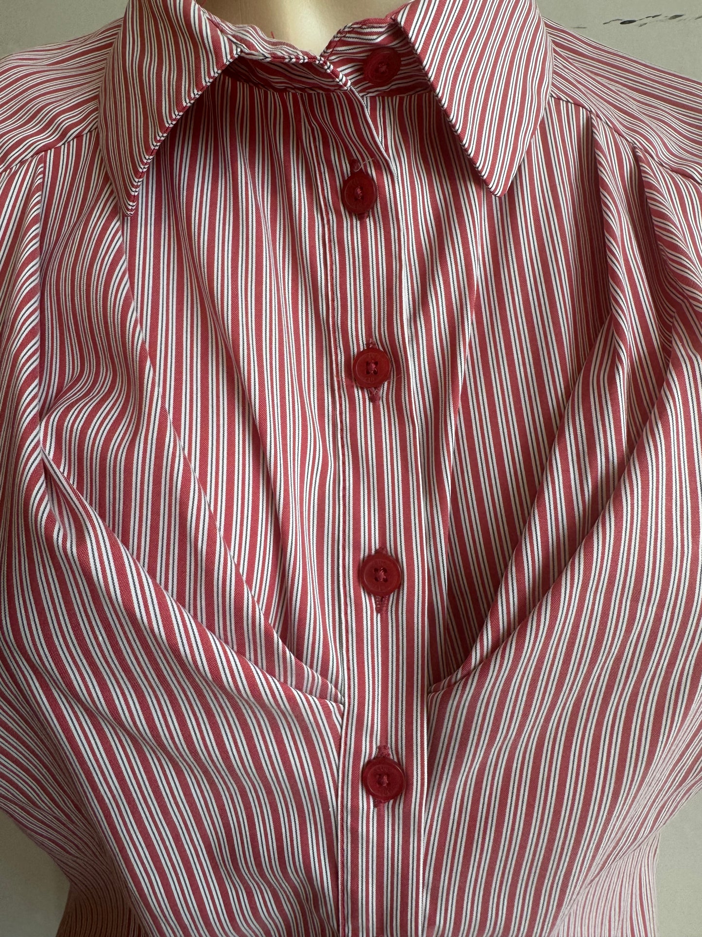 Cue Short Sleeve Red Striped Top - size 10