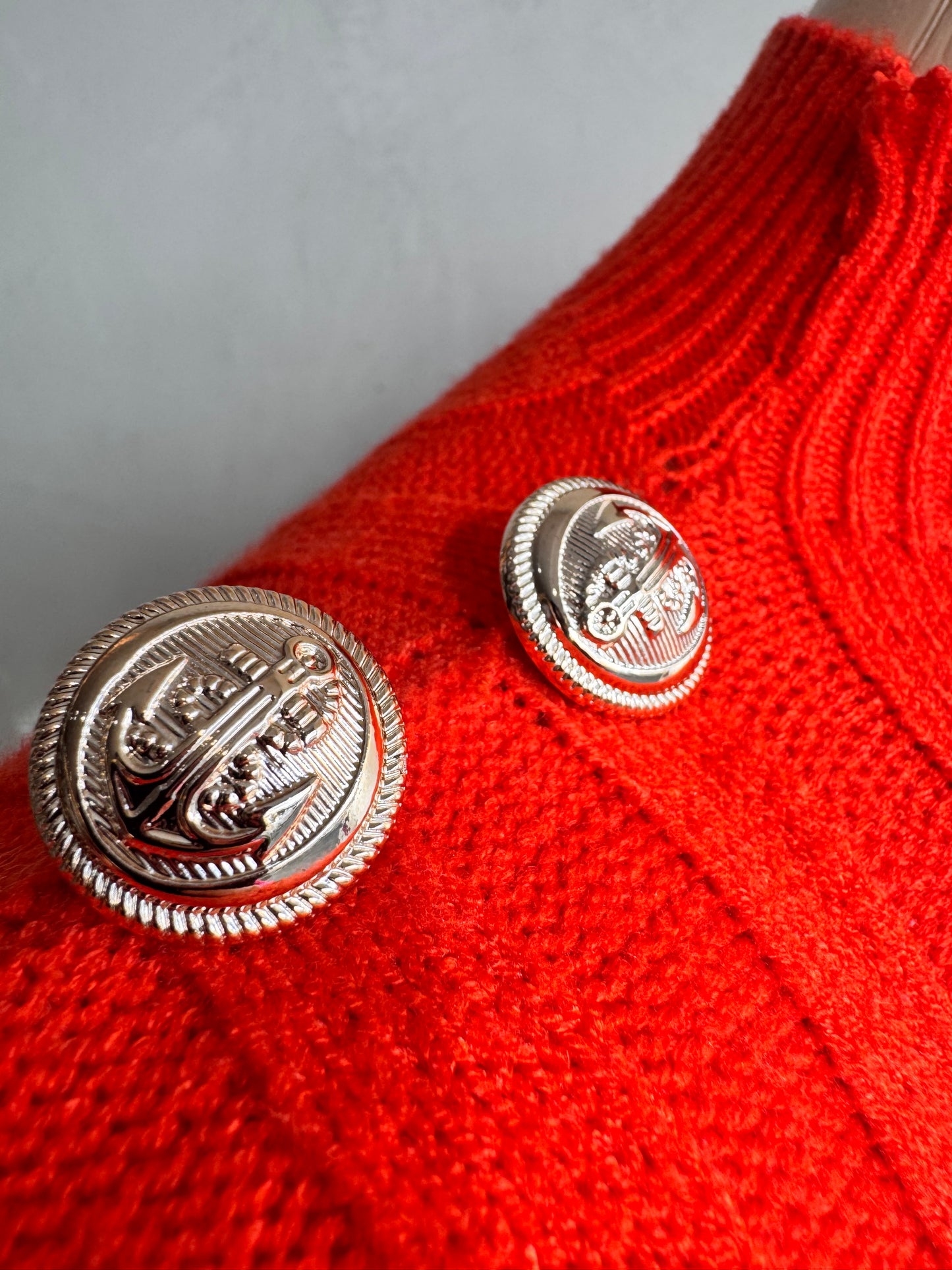 Turtleneck knit top with button details - Size S