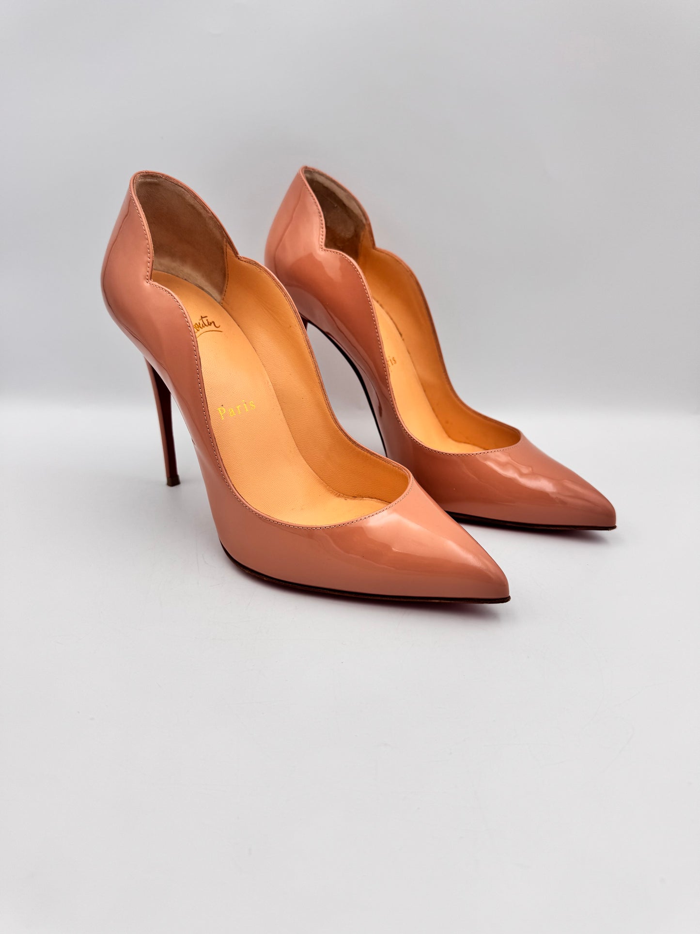 CHRISTIAN LOUBOUTIN Nude Patent Heels Size 37.5