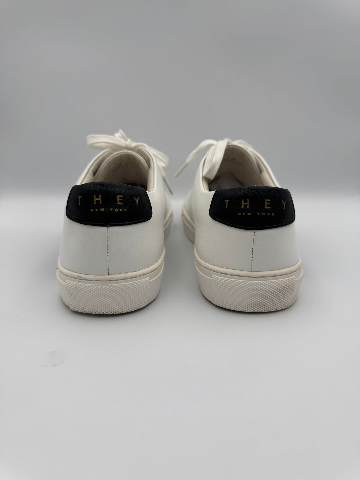 THEY NY Circle Low Profile Sneaker Size 39 White/Black