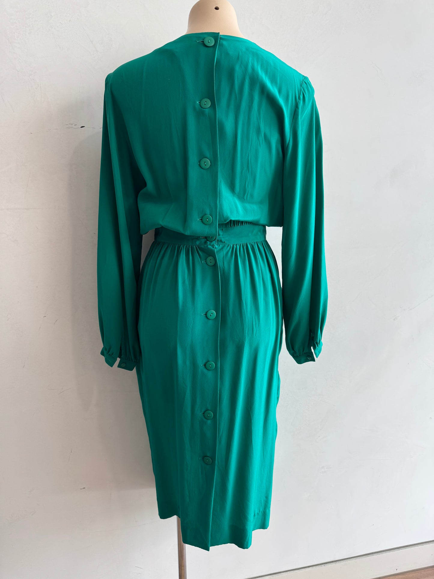 Vintage Emerald green silk midi dress - size S