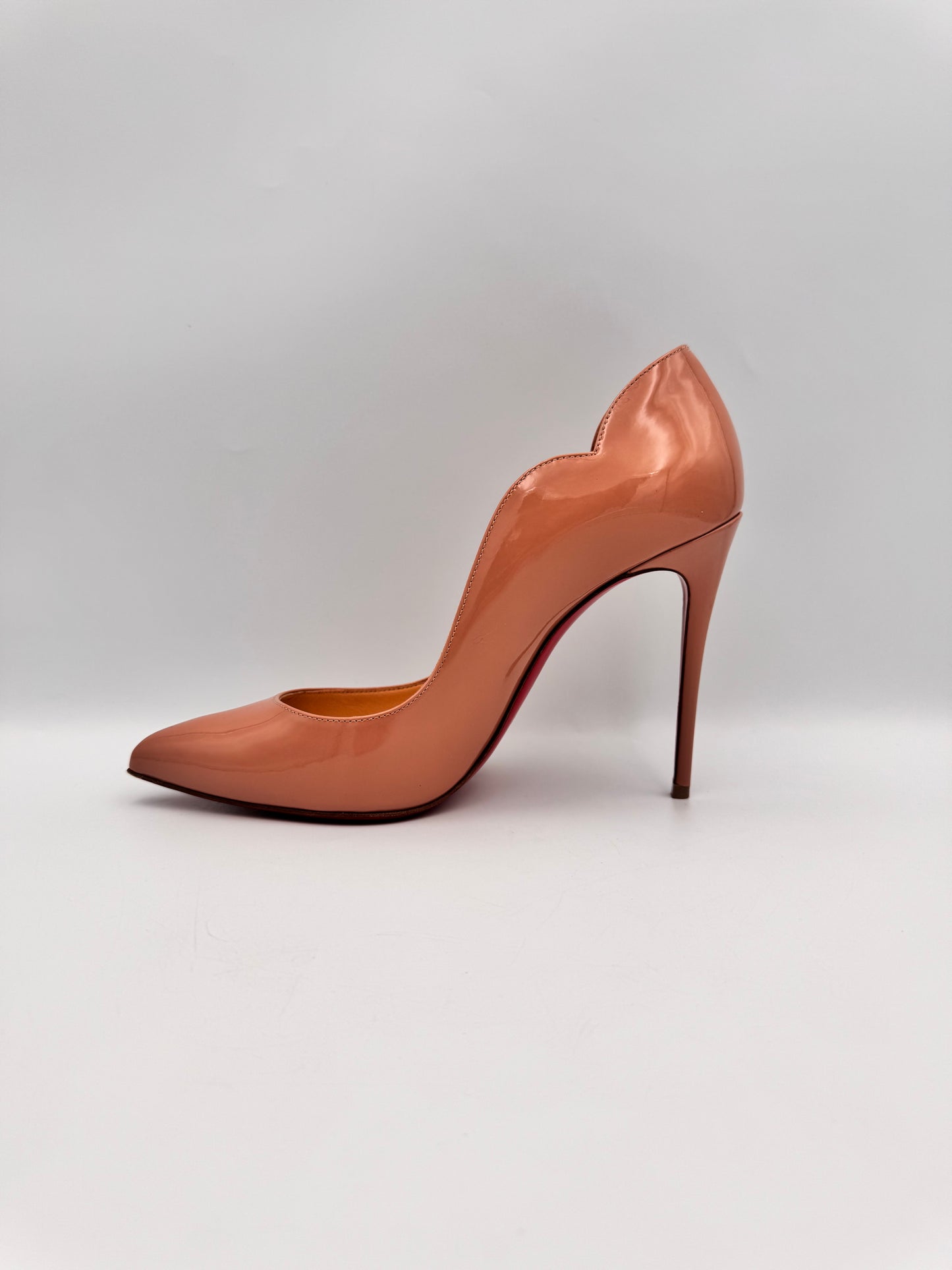CHRISTIAN LOUBOUTIN Nude Patent Heels Size 37.5