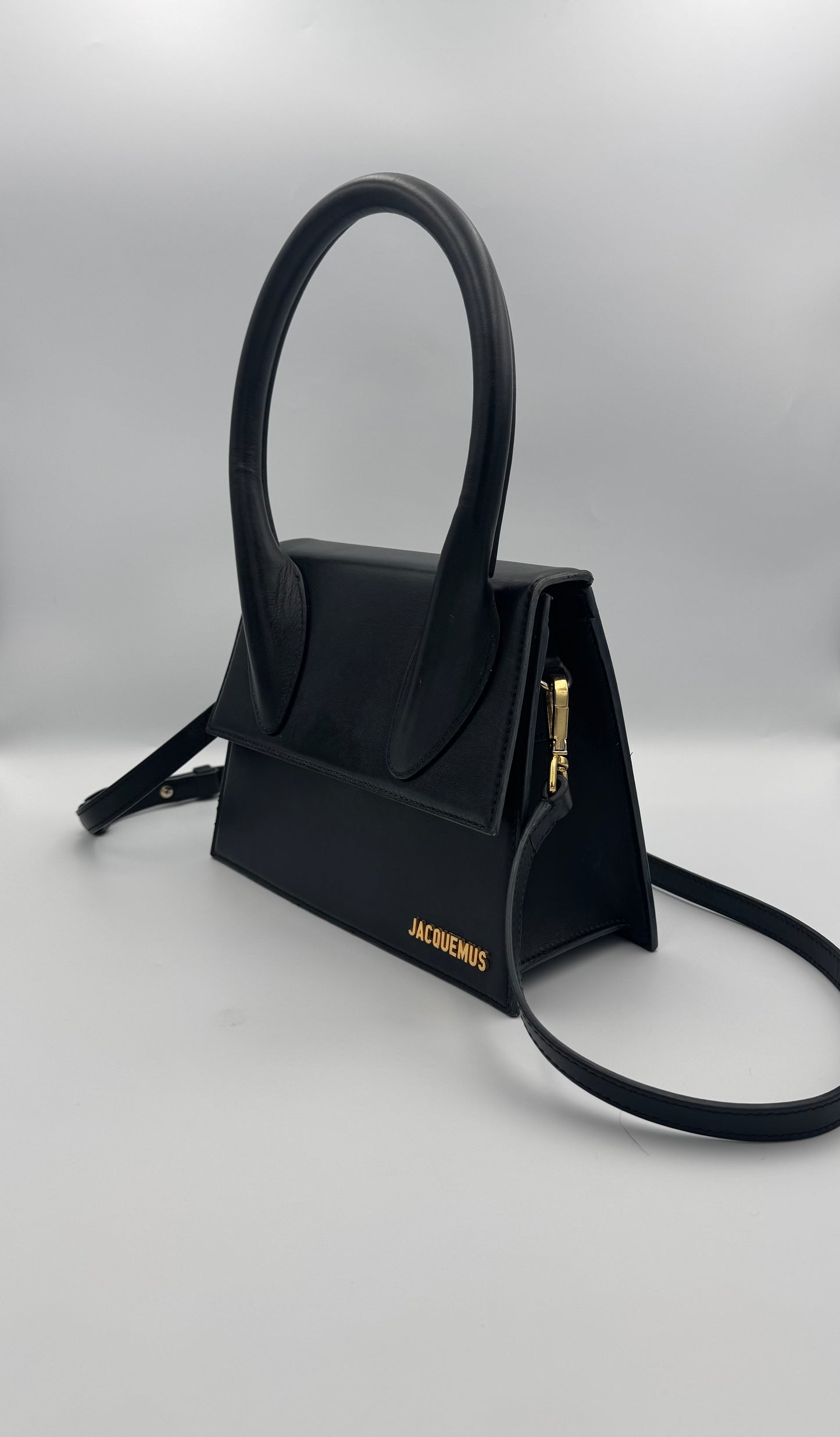 JACQUEMUS Le Grand Chiquito