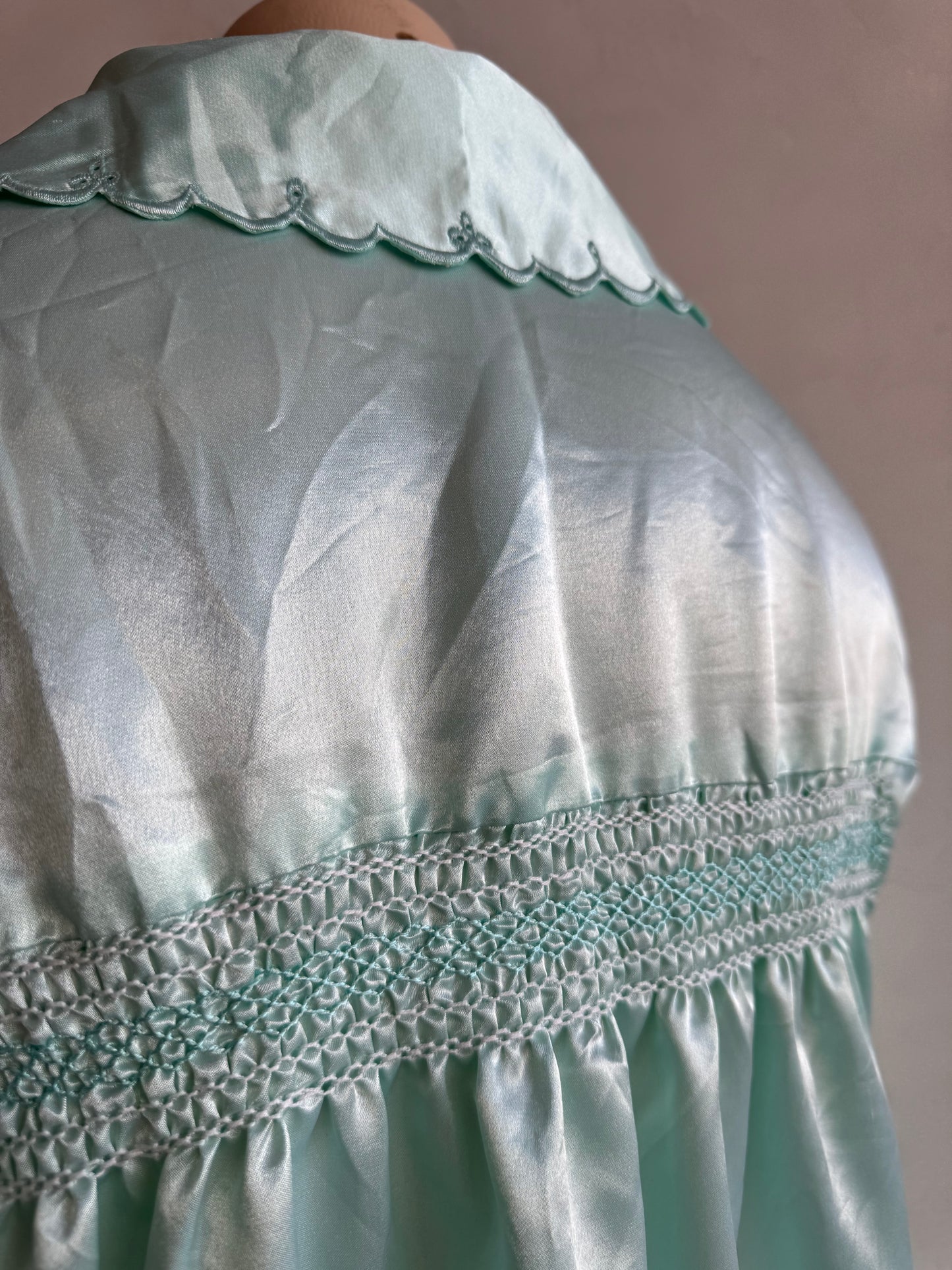 Mint green tone - size M