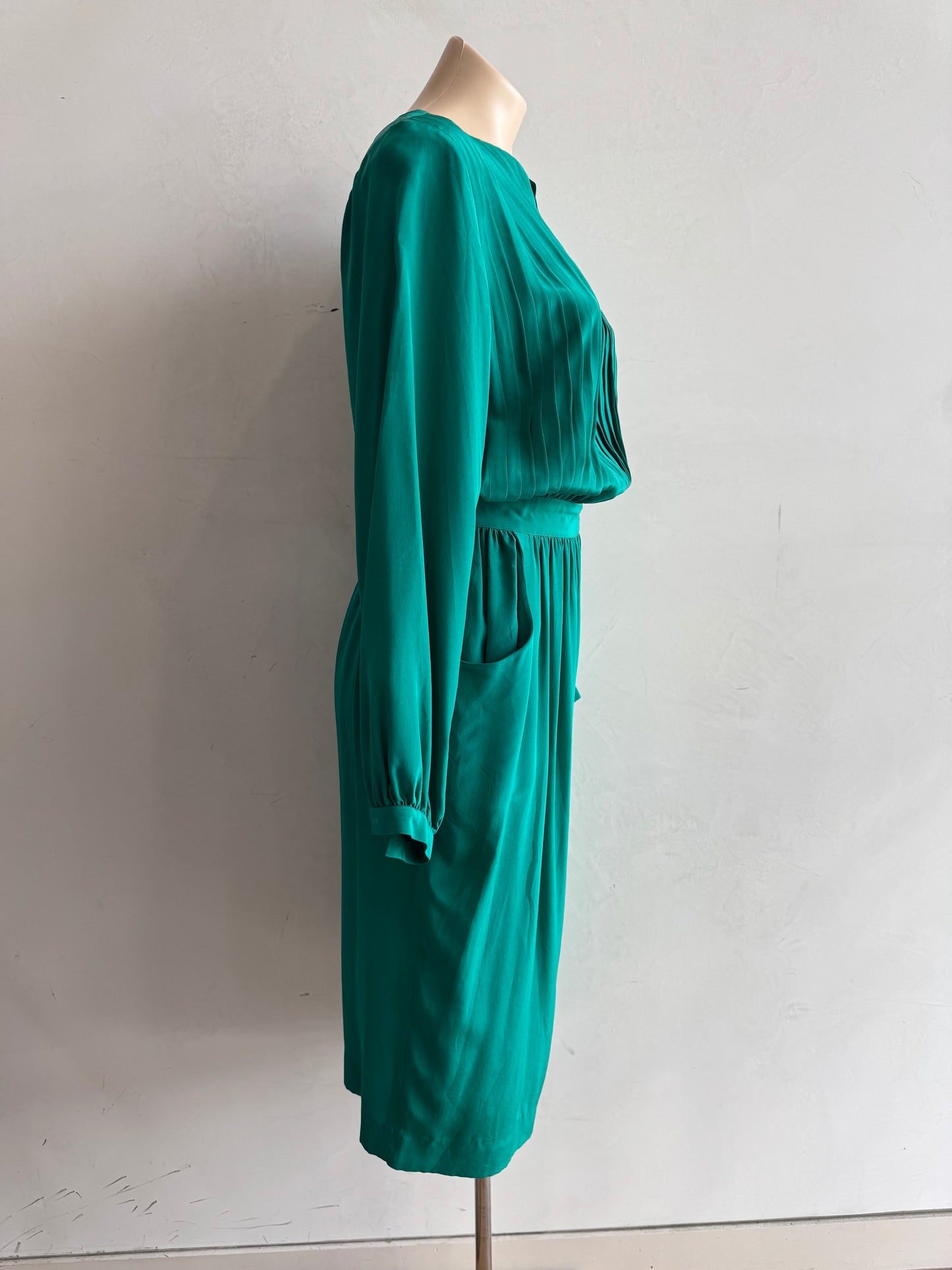 Vintage Emerald green silk midi dress - size S