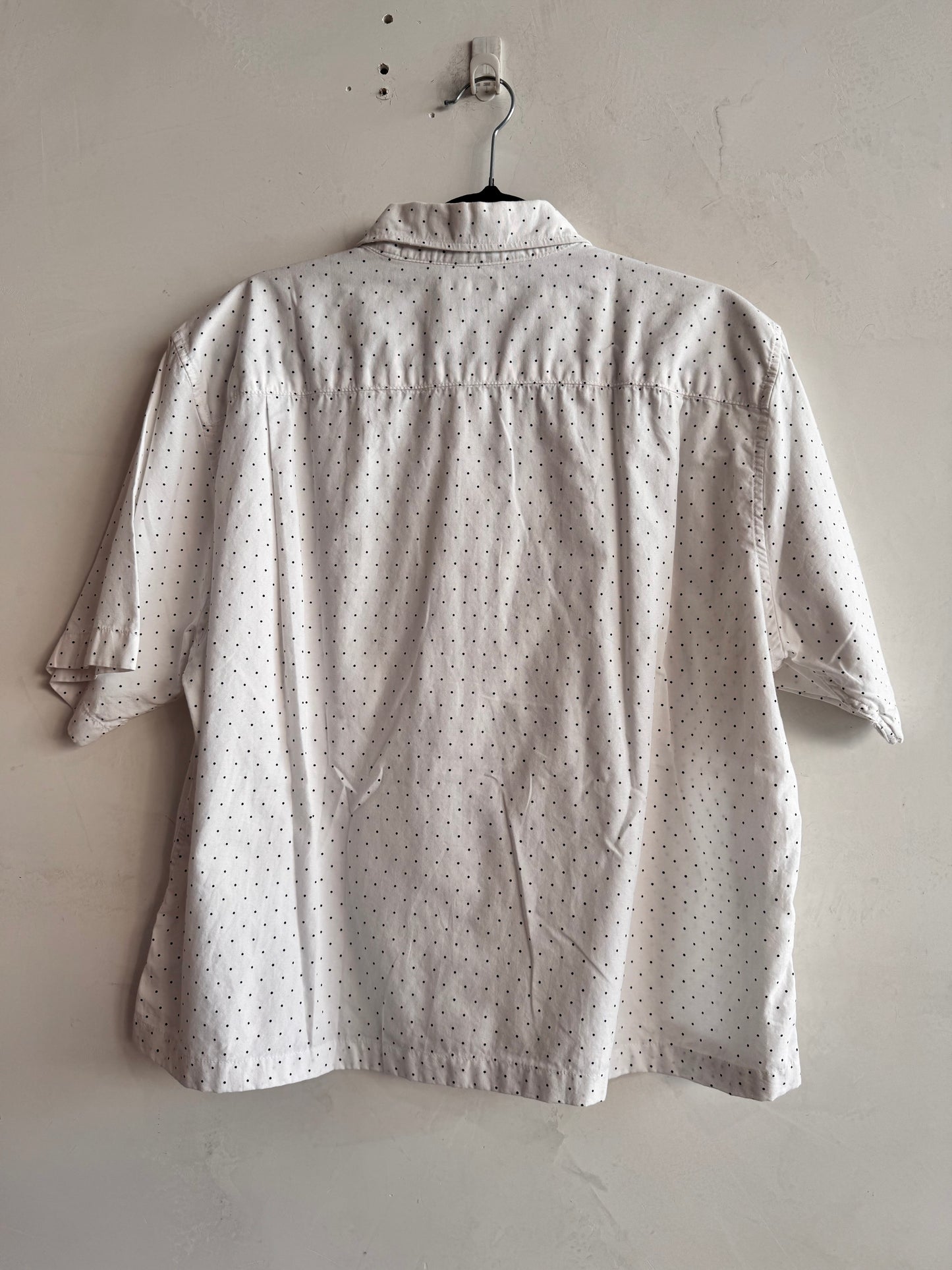 Upcycled white spotted shirt - size XL