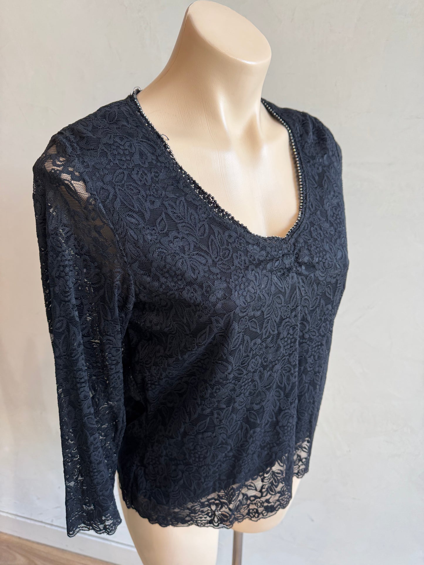 Vintage Silhouette lace top - size L
