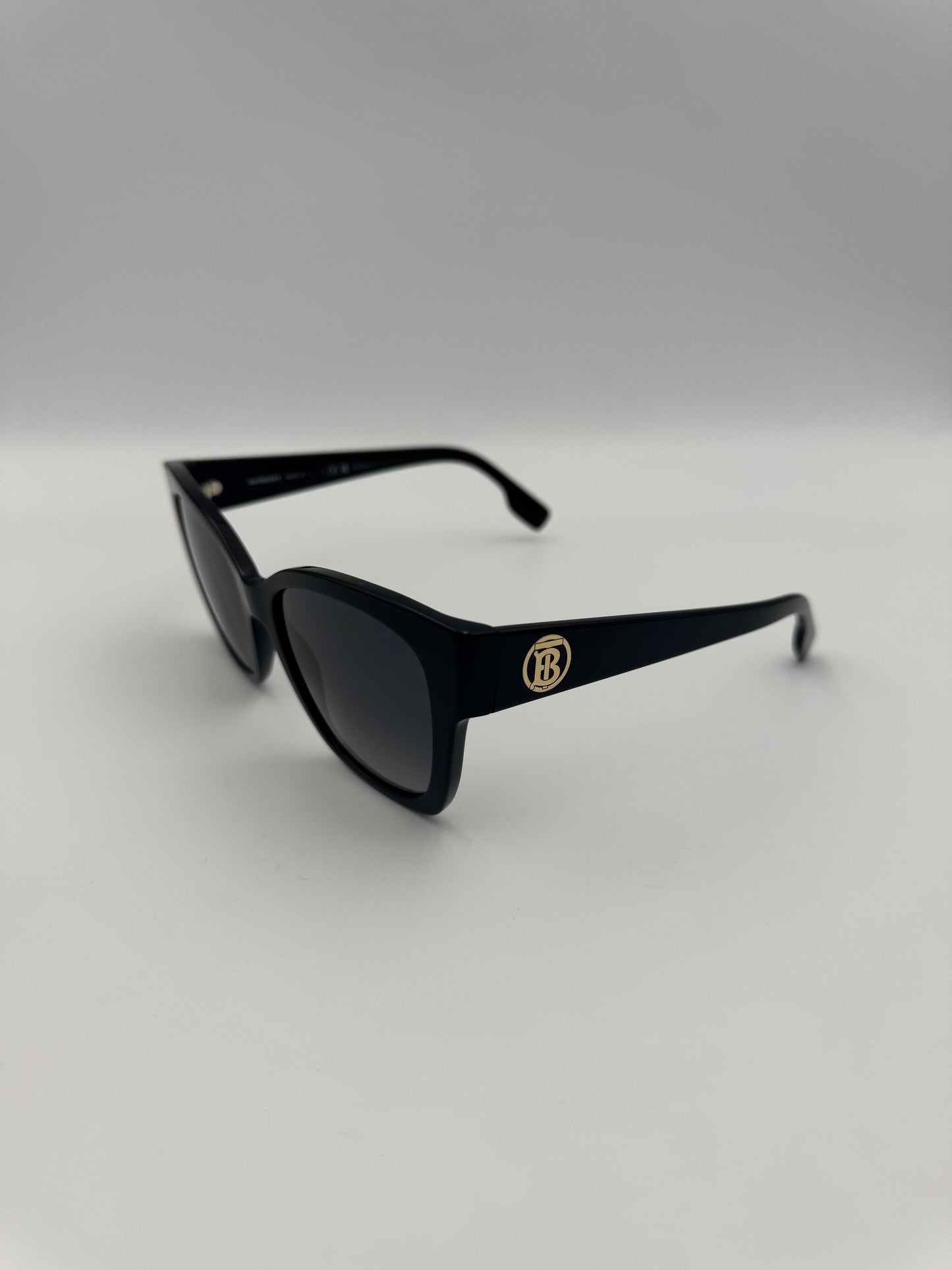 BURBERRY SUNGLASSES with Full Set