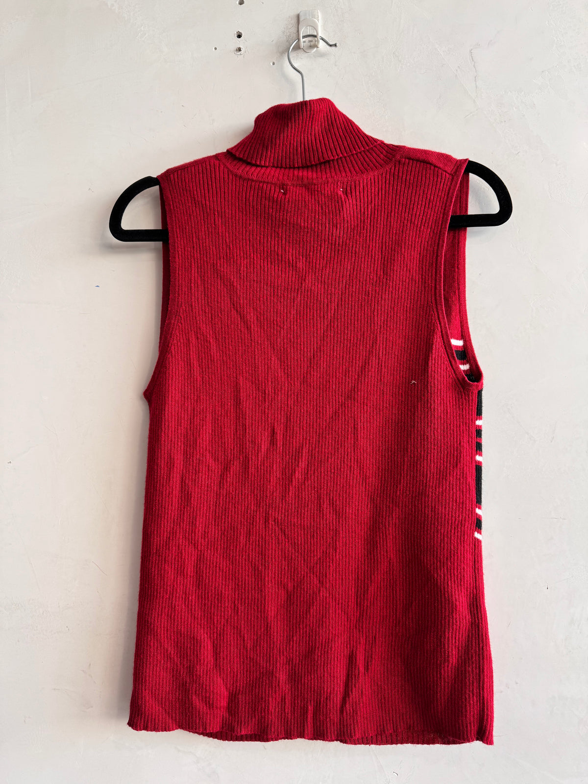 Vintage Meredith red sleeveless knit top - size S