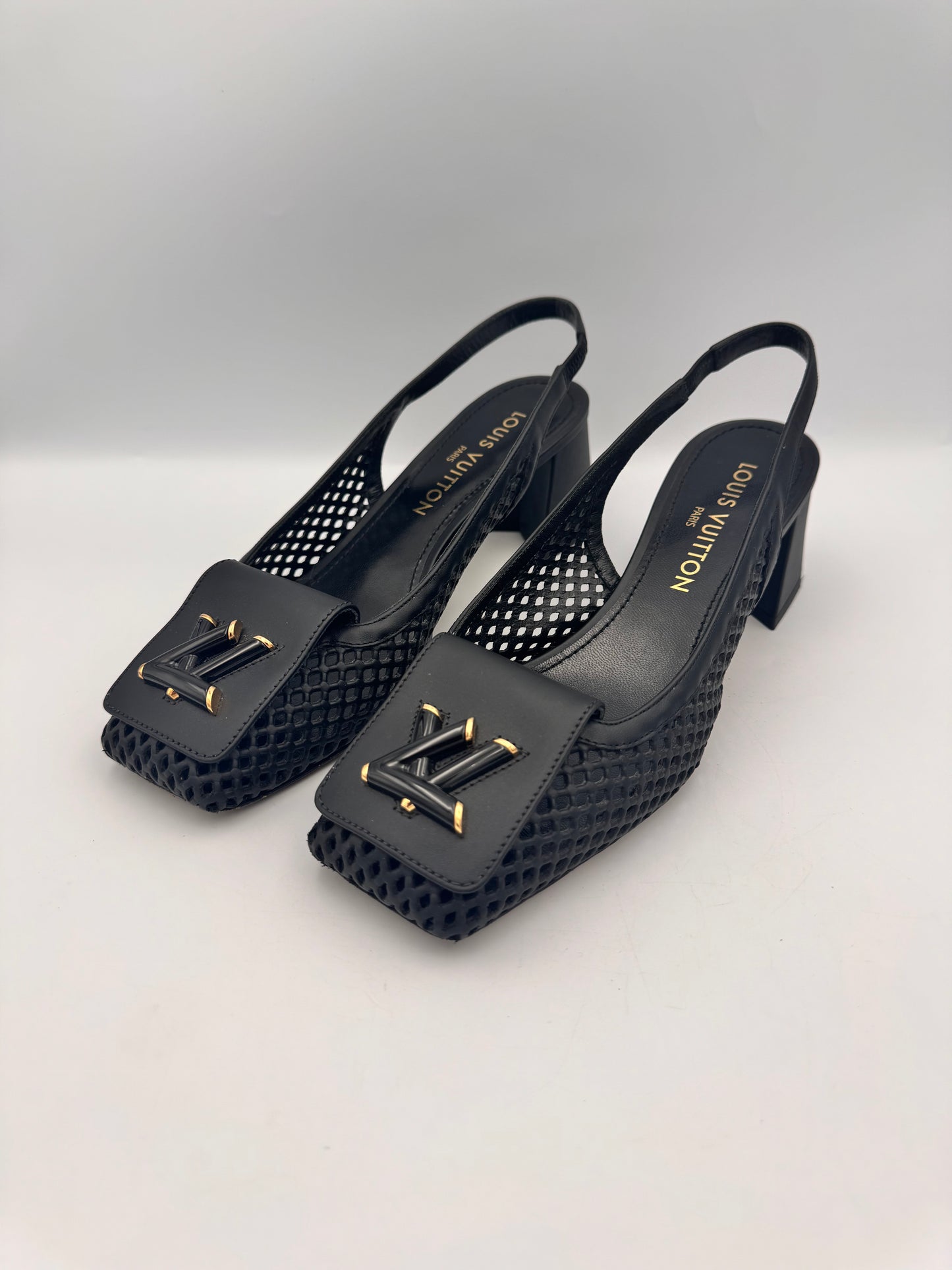 LOUIS VUITTON Black Shake Slingback Pumps Size 39
