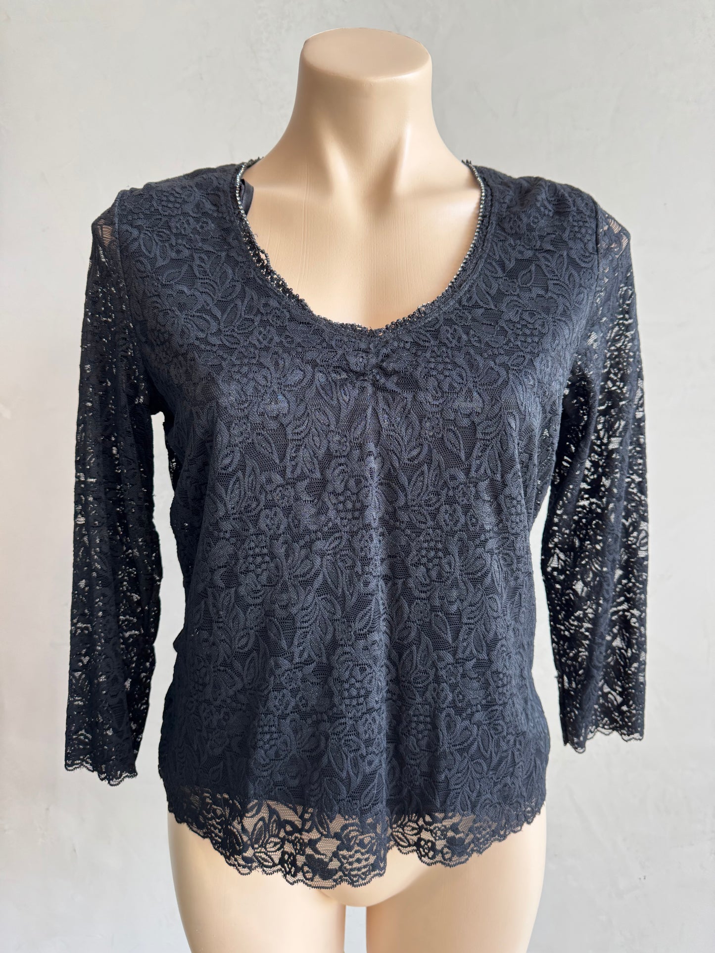 Vintage Silhouette lace top - size L