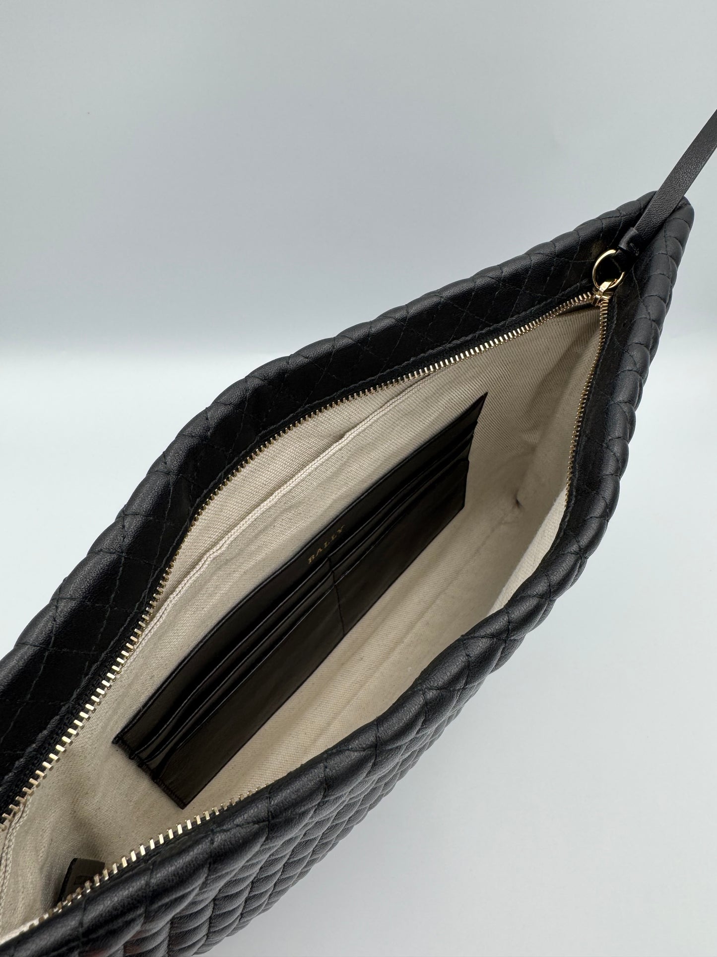 BALLY DIAMONDS STITCHES BLK LARGE POUCH