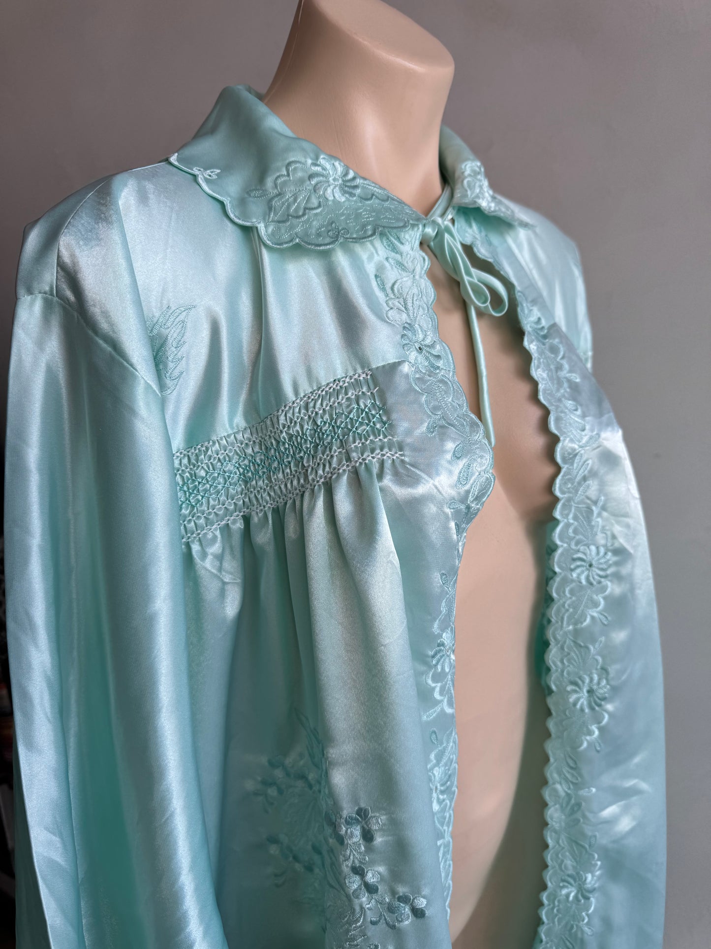 Mint green tone - size M