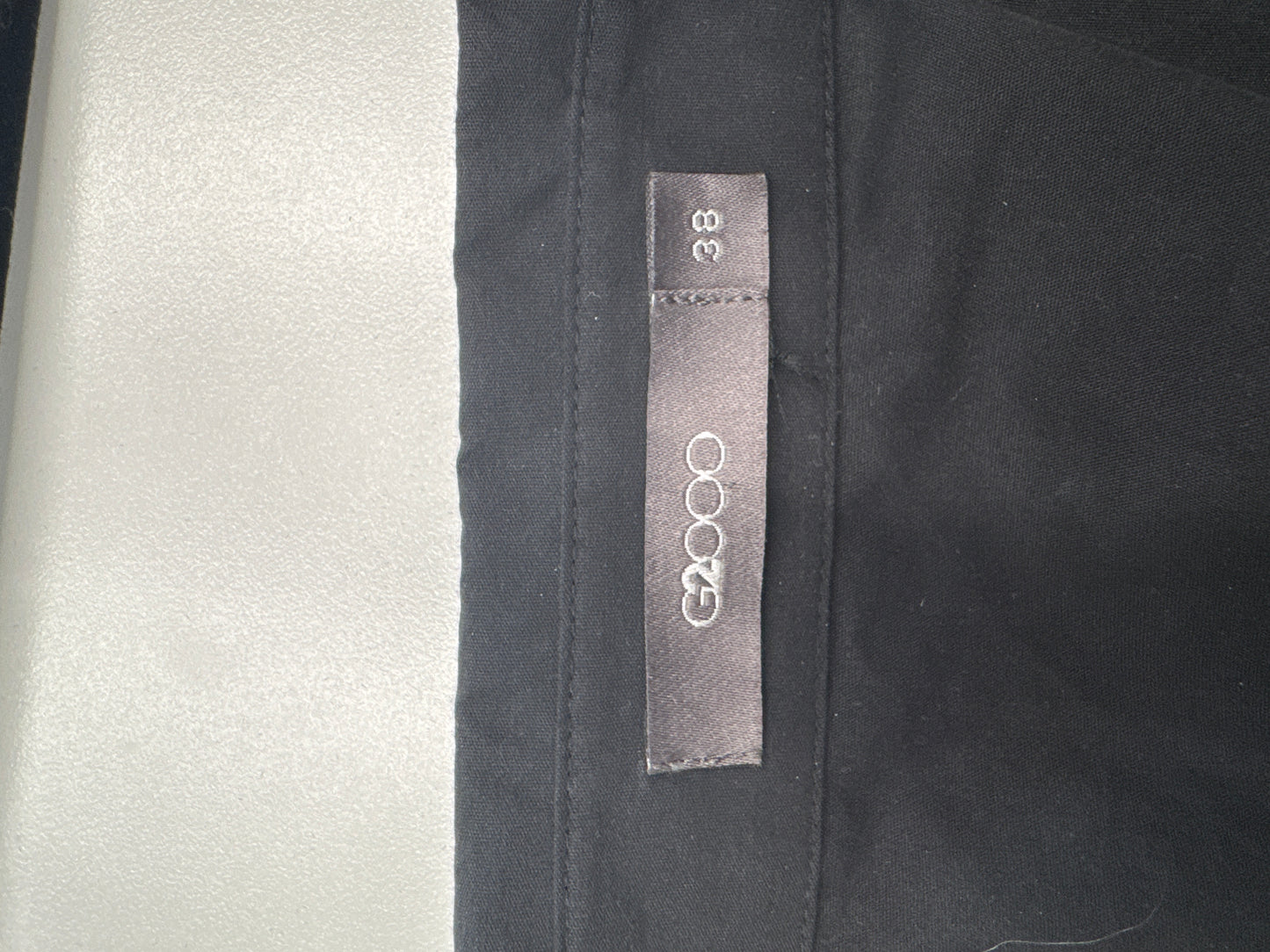G2000 Black Tang Button Shirt - size S