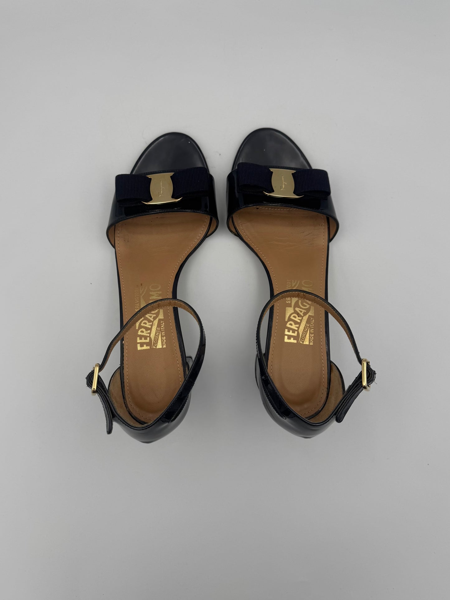 SALVATORE FERRAGAMO NAVY VERA SANDALS 6.5