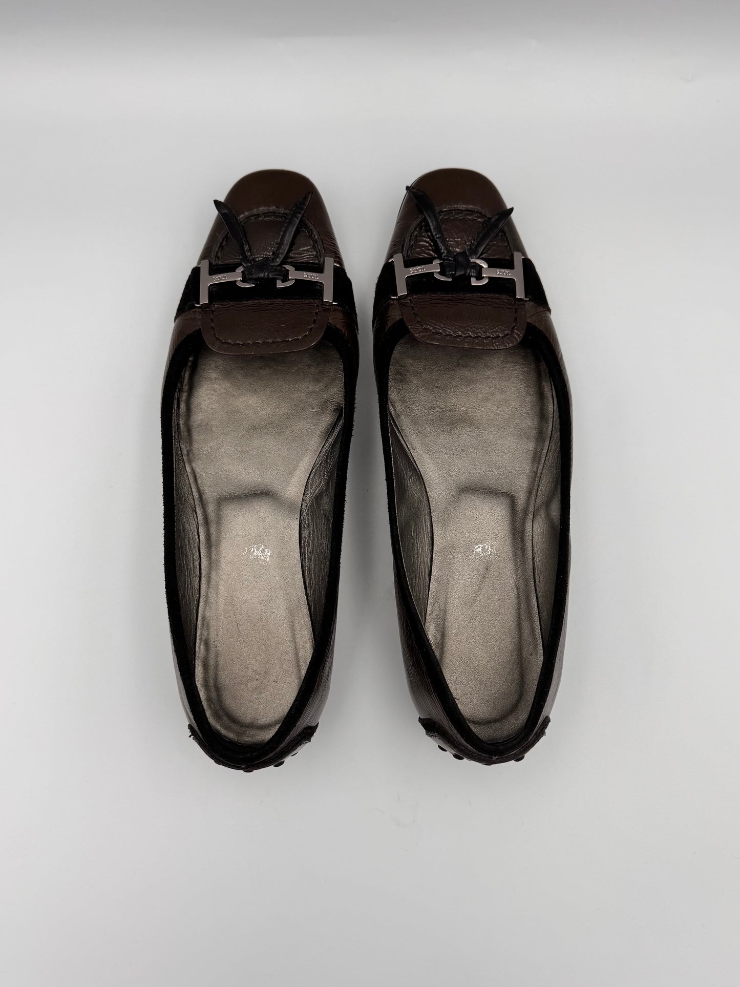 Tod’s Khaki Flats Size 36
