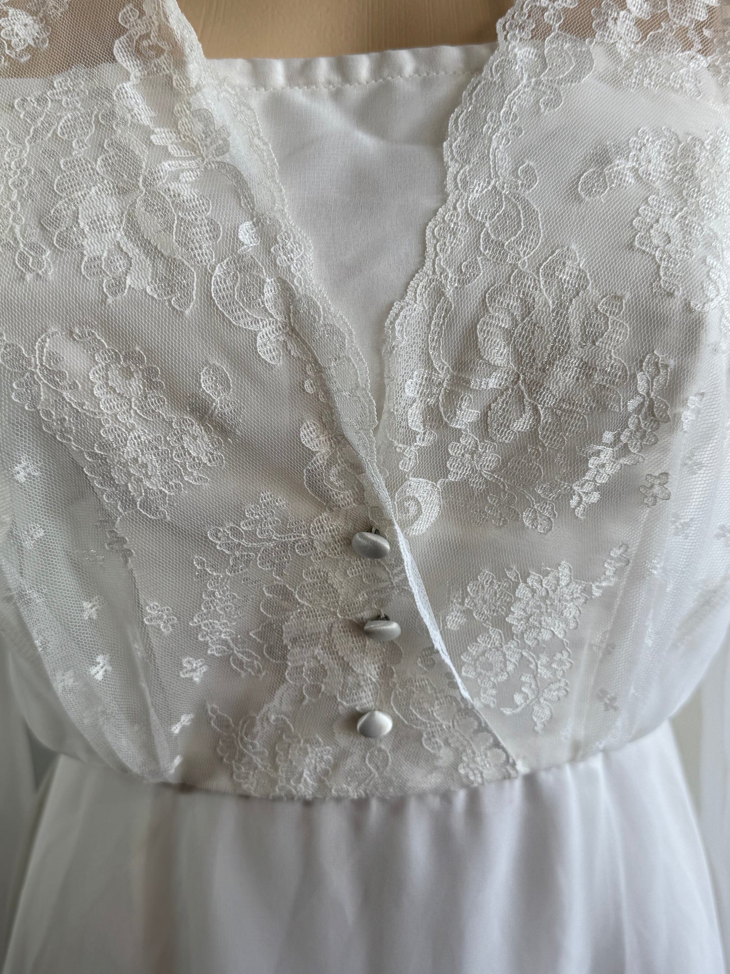 Vintage Dress Circle white wedding gown - size xs