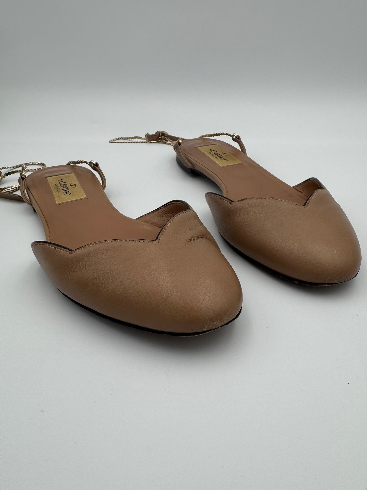 VALENTINO Beige Chained Flats Size 36
