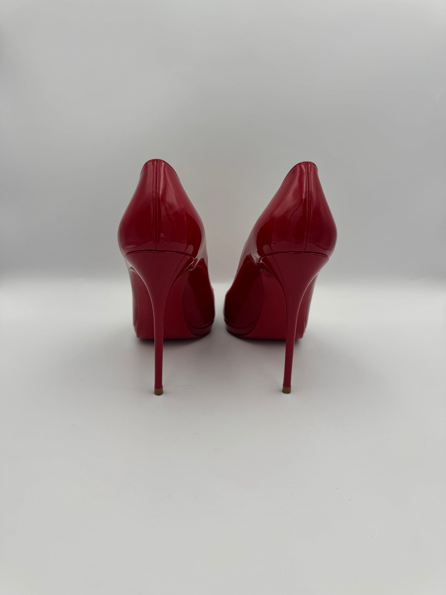 Red Christian Louboutin Simple Red Pumps Size 40