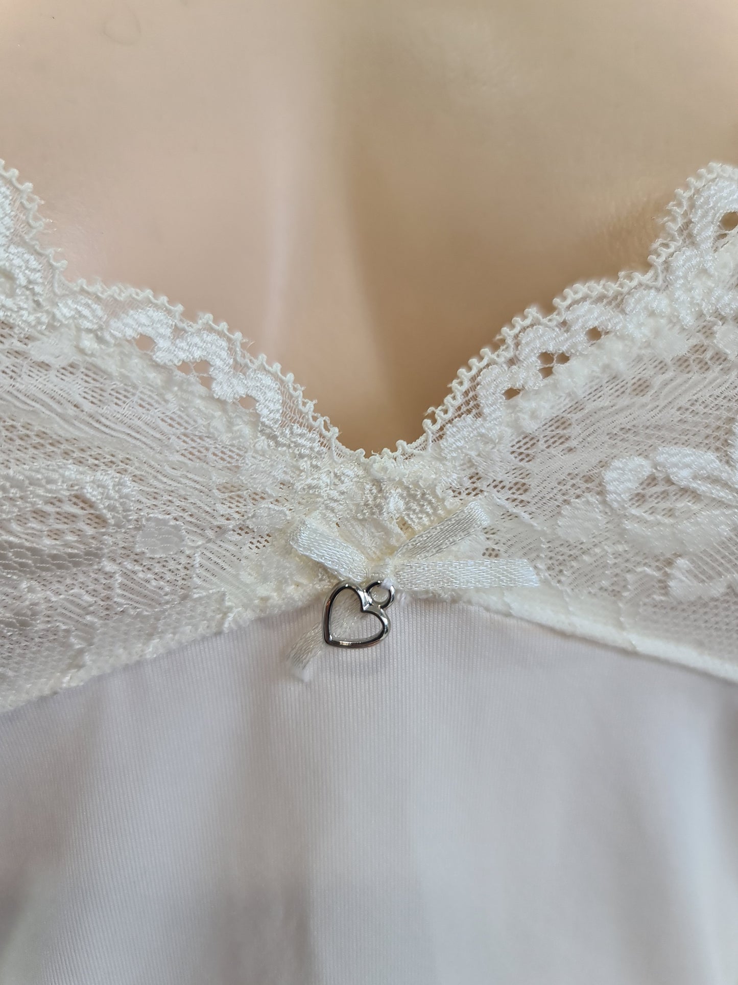 Target White slip - size S