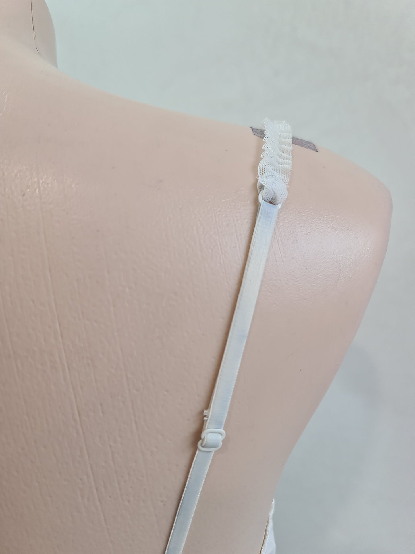 Target White slip - size S