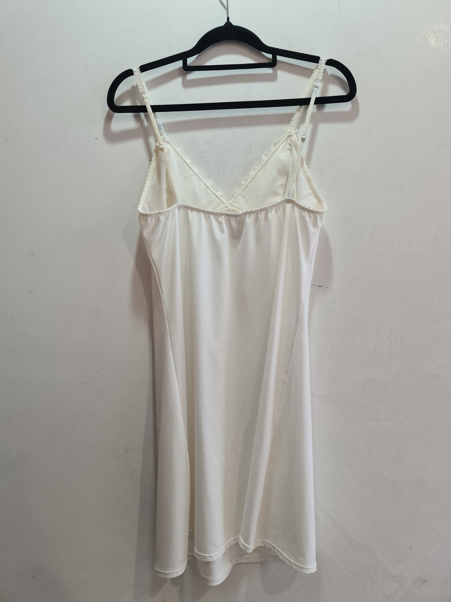 Target White slip - size S