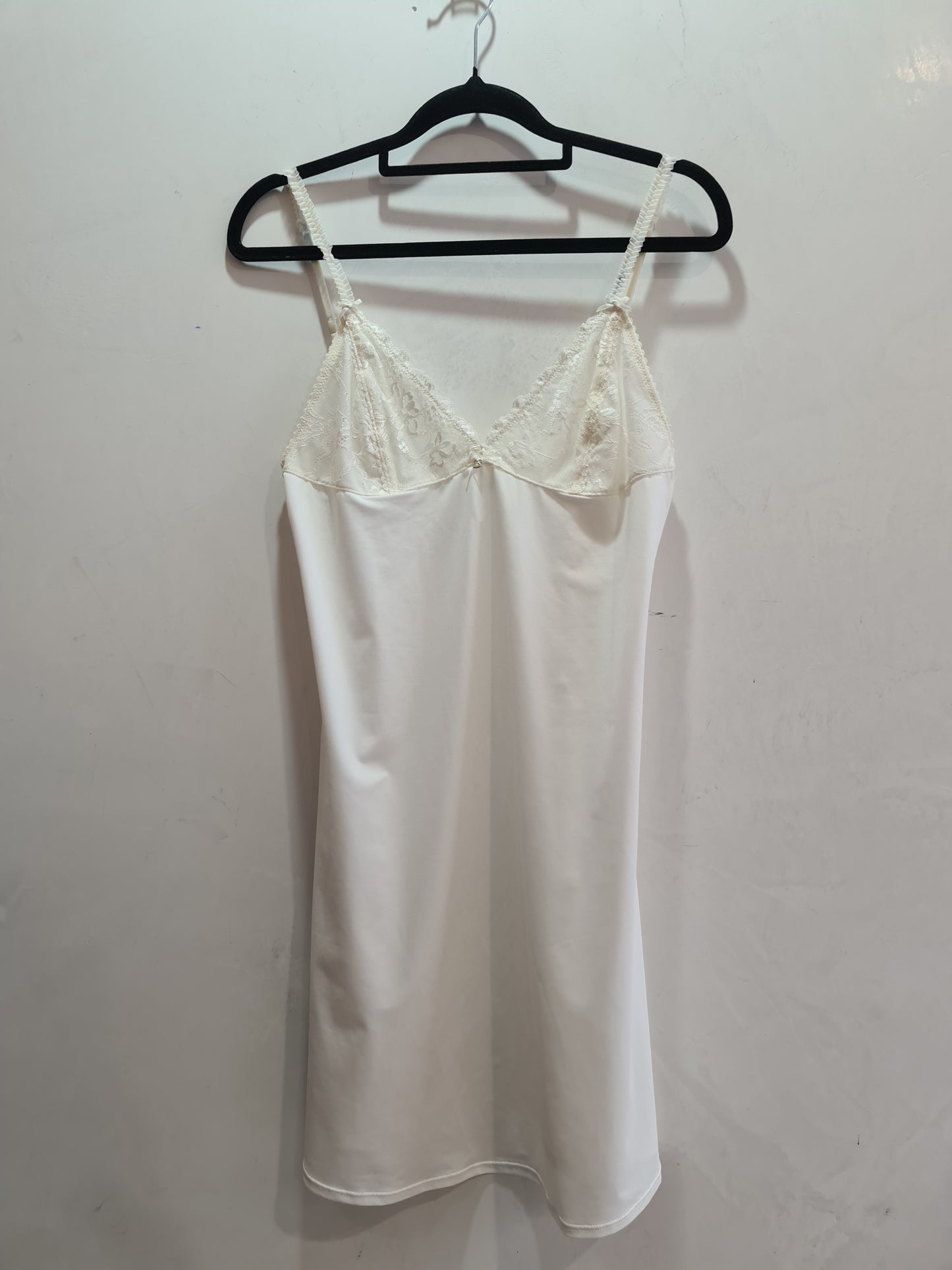 Target White slip - size S