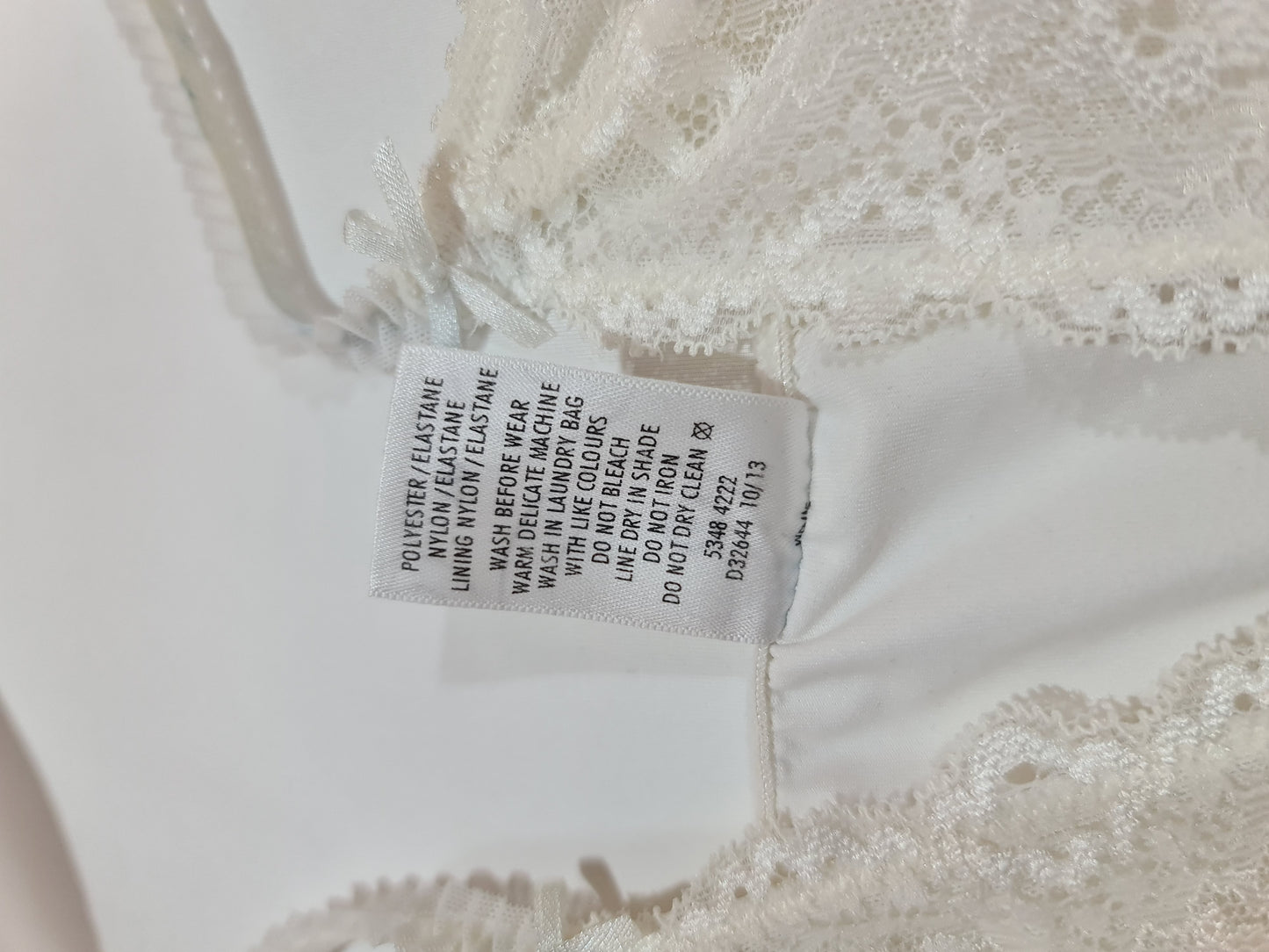 Target White slip - size S