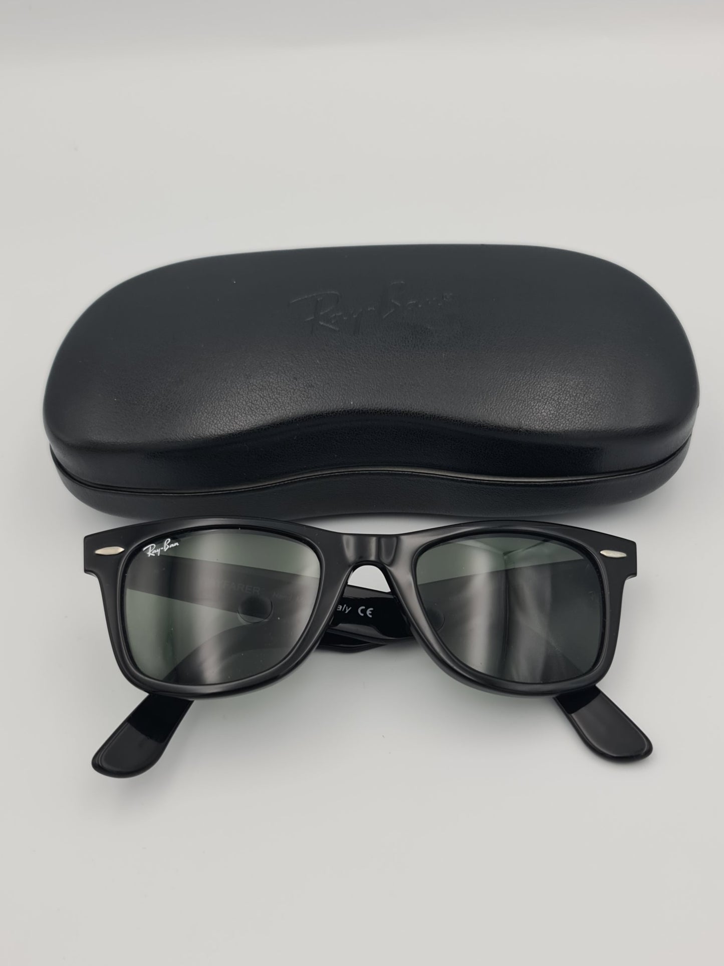 Ray-Ban Wayfarer Sunglasses